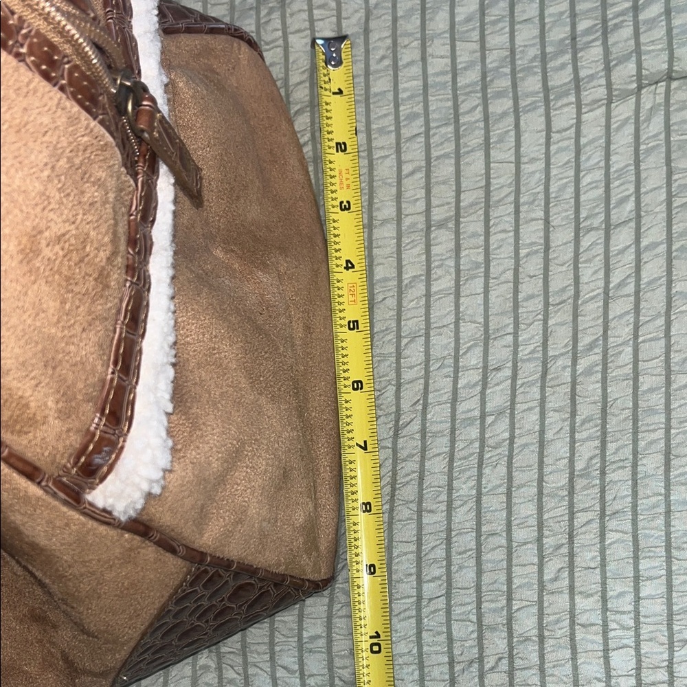 Bath & Body Works Sherpa & Faux Suede Weekender Bag - Picture 13 of 13